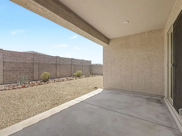 17239 W Desert Sage Dr — Photo 32