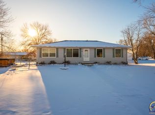 4111 NW Pocahontas Dr, Topeka, KS 66618