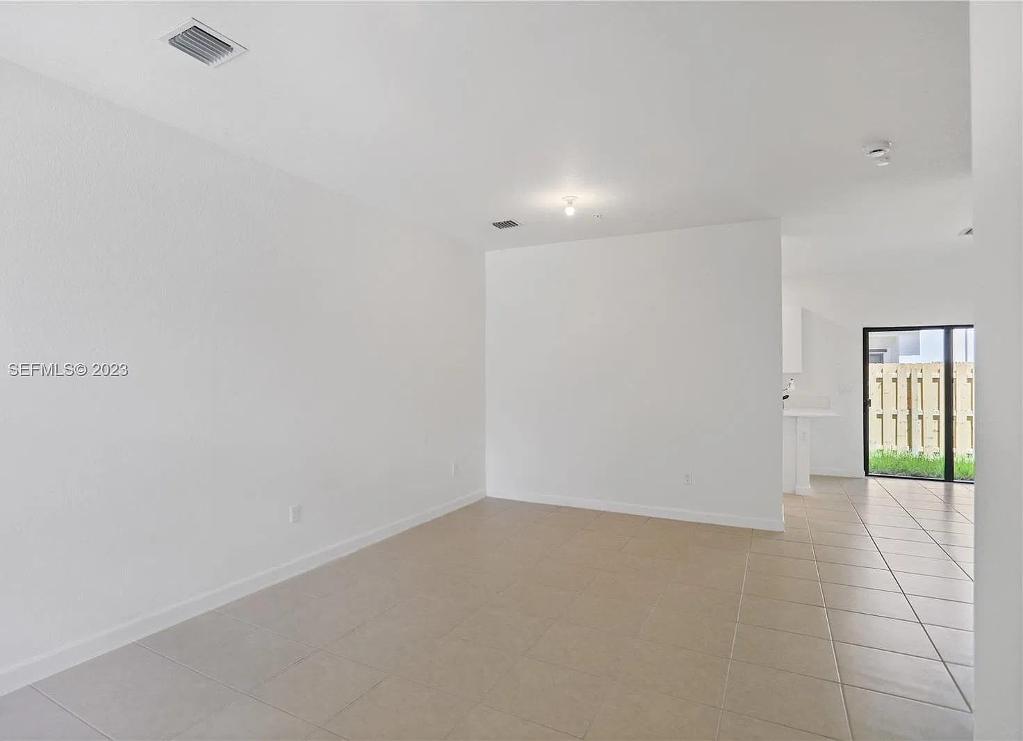 SW 159th Ct, Pembroke Pines — Photo 4