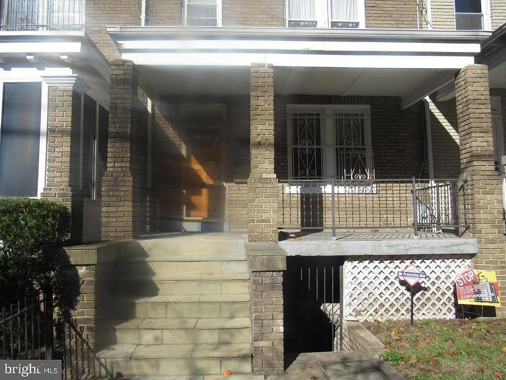 1133 Allison St NW photo 1