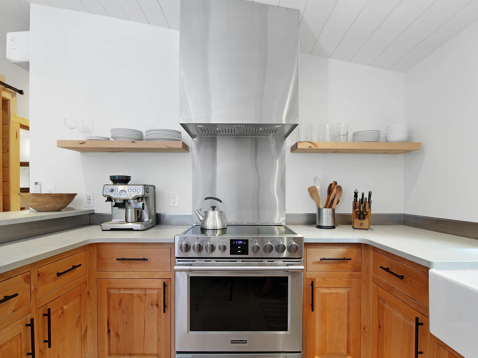 413 W Warm Springs Rd — Photo 4