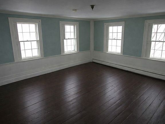 Living Room. Plenty of natural light!
