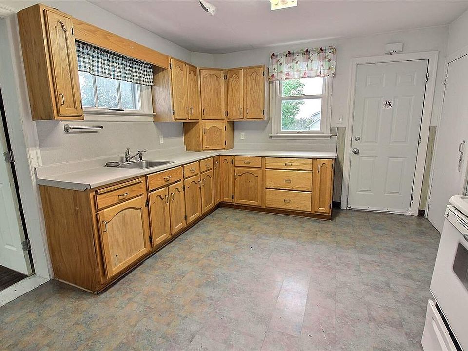 2nd image of 83 Highland Dr