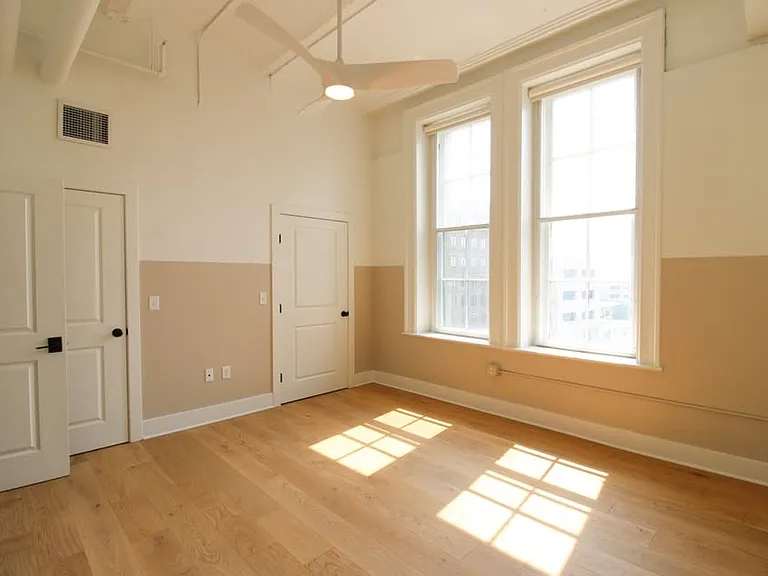 30 W Broad St #208 — Photo 4