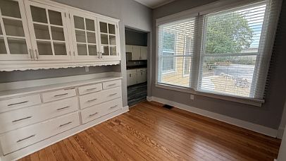 2nd image of 107 Willim St APT 4