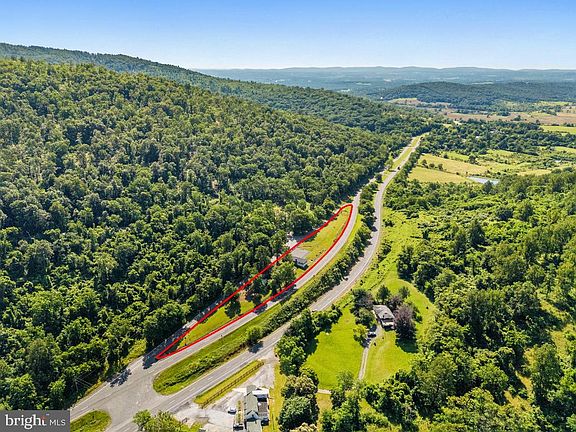 4th image of 22540 Blue Ridge Mountain Rd