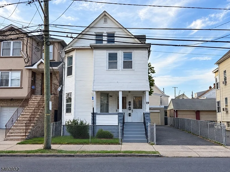 17-19 Spencer St #2