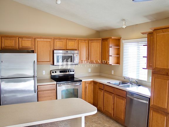 3rd image of 6104 S 191st St
