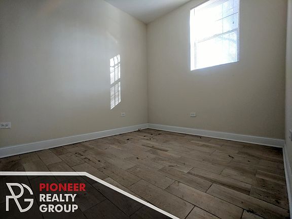 5th image of 1444 W Byron St S #3900-G