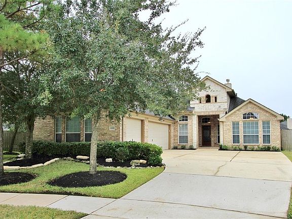 PRIME CUL-DE-SAC LOCATION! Well-maintained Four Bedroom Four Bath Home is situated in the heart of a cul-de-sac on a Texas-sized Lot. Great, Versatile Floor Plan Built by Taylor Morrison! A MUST SEE!