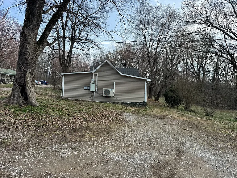 68 Davis Cir — Photo 2