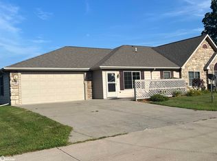 609 Mulberry Ln, Sigourney, IA 52591