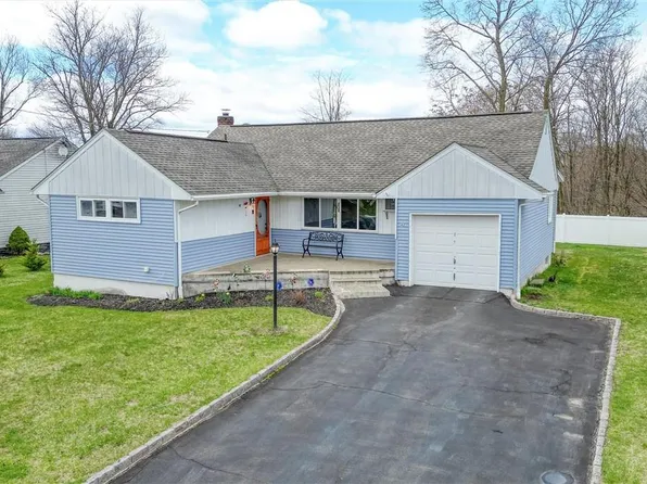 42 Honey Lane, Wappingers Falls, NY 12590