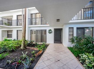 5930 Via Lugano APT 104, Naples, FL 34108