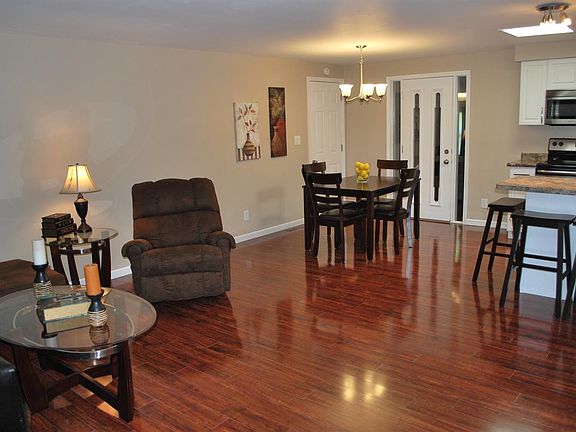 5th image of 645 Cherry Blossom Dr
