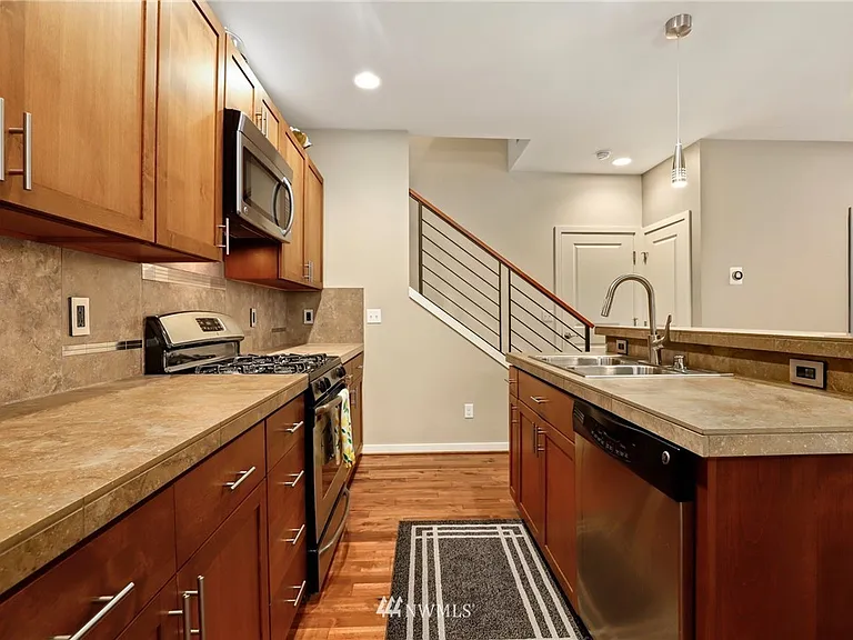 1326 158th Pl SW — Photo 7