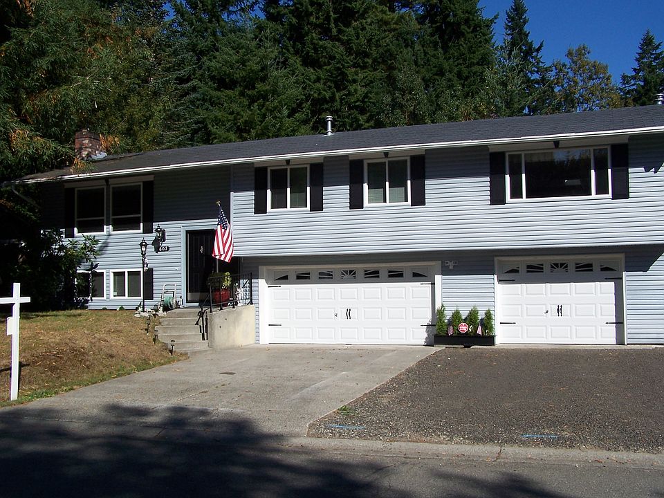 1st image of 607 NE Conifer Dr