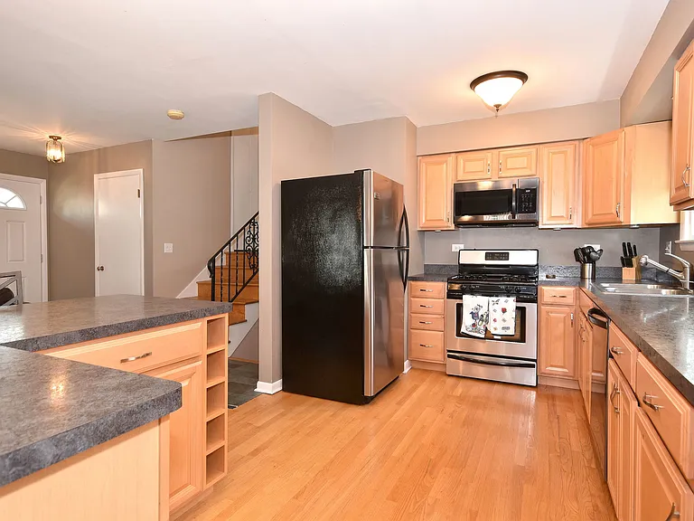 861 S Hawthorne Ave — Photo 18