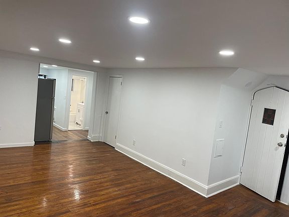 3rd image of 94 Martha Ct APT 2