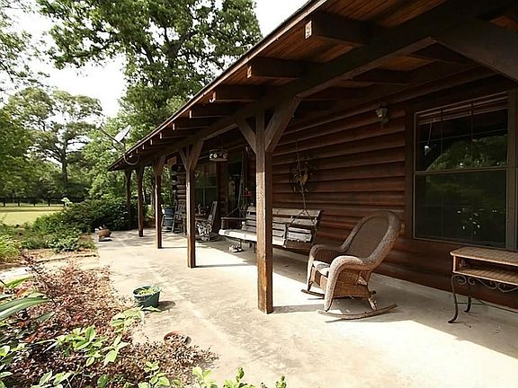 4th image of 28089 Lynnwood Ln