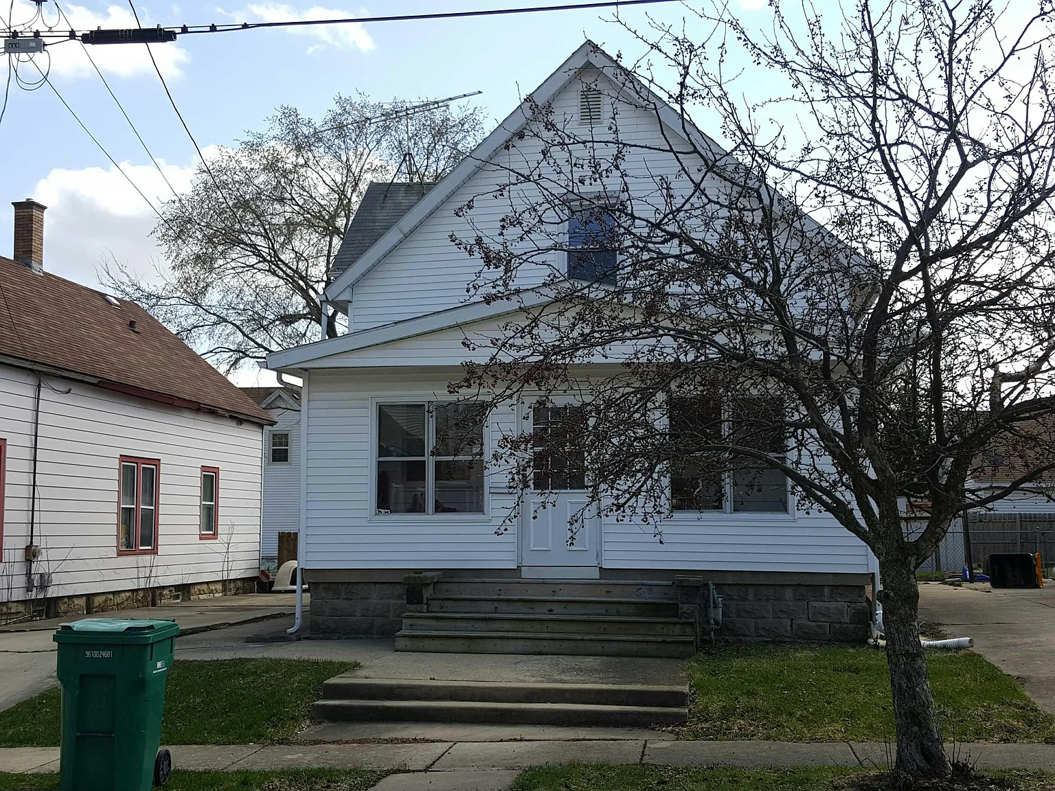 428 Madeline St photo 1