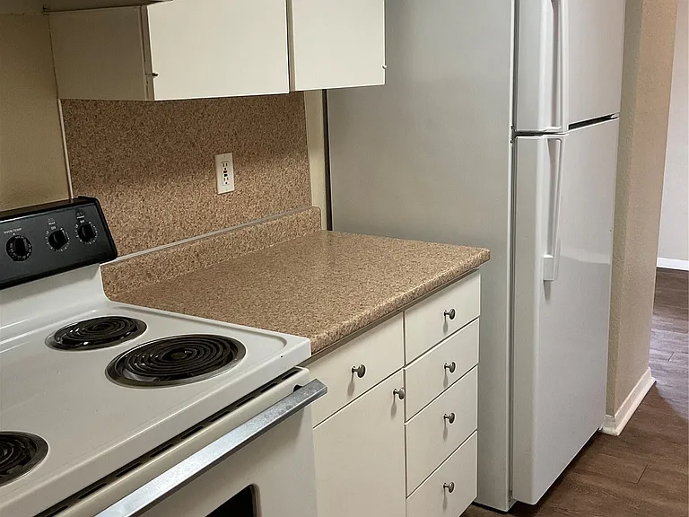 3230 S Lakewood Ave — Photo 7