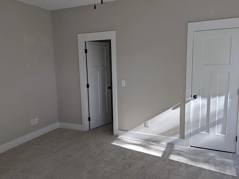 505 W Preston St — Photo 12