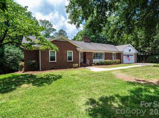 1807 5th St NW, Hickory, NC 28601