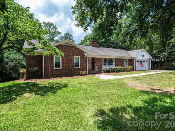 1807 5th St NW, Hickory, NC 28601