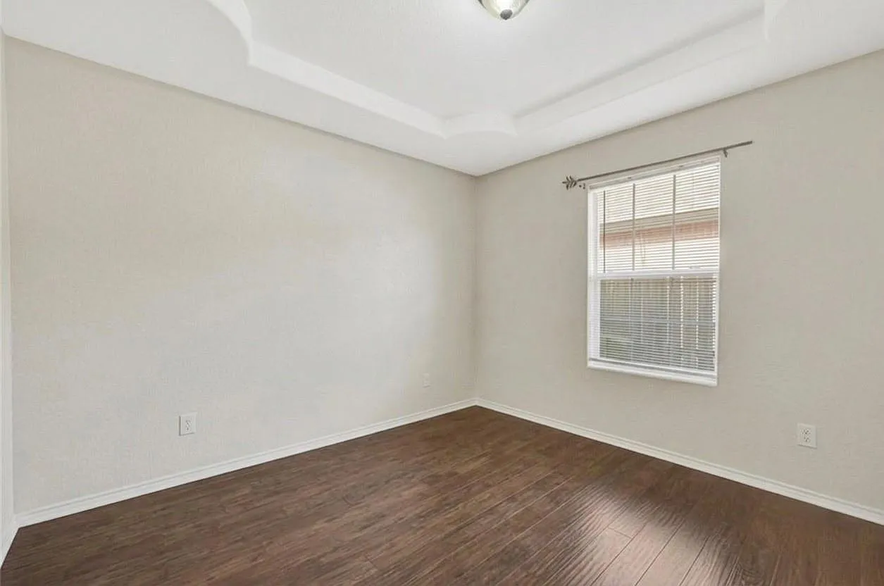 3 bed, 2.0 bath, 1605 sqft, $2,200 — Photo 4