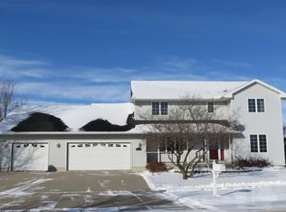 40 Marble Ct SE, Mason City, IA 50401