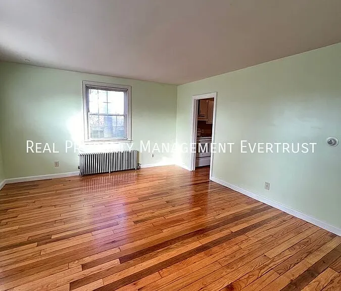 19 Glen Way — Photo 6