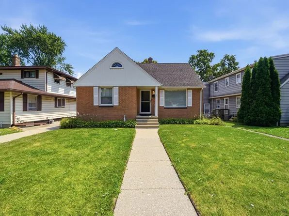 1009 Leith Ave, Waukegan, IL 60085