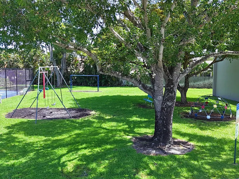 9505 Majestic Way — Photo 22