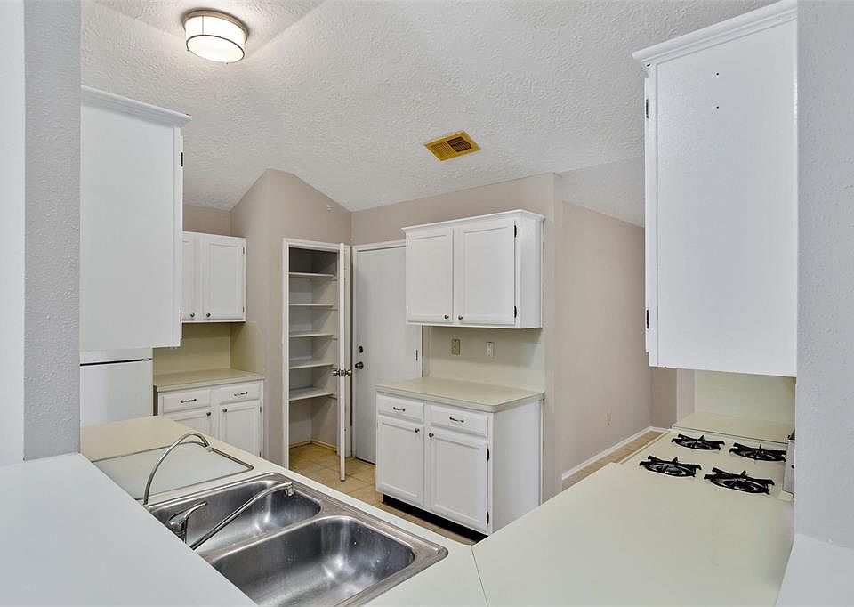 2nd image of 11543 Villa Heights Dr