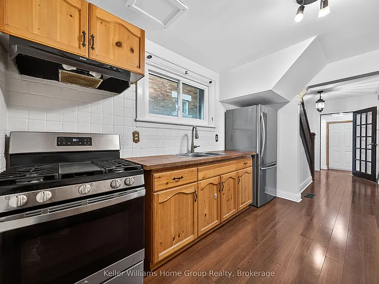 483 Woolwich St — Photo 13