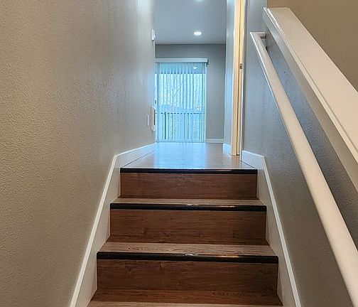2nd image of 111 Beacon Hill Dr APT 11