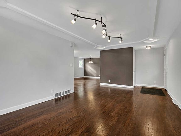 5th image of 16010 Marion Dr
