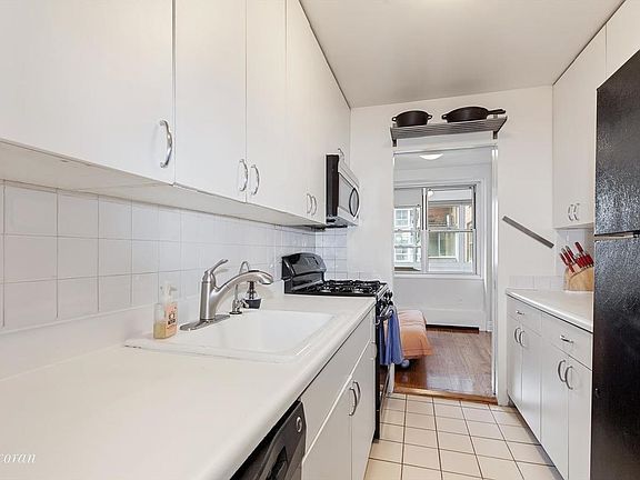 5th image of 303 W 66th St APT 7DE