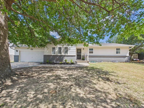 1630 Pin Oak Ct, Rose Hill, KS 67133