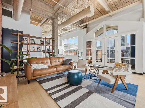 10330 104th St NW Unit 301, Edmonton, AB T5J 1C2