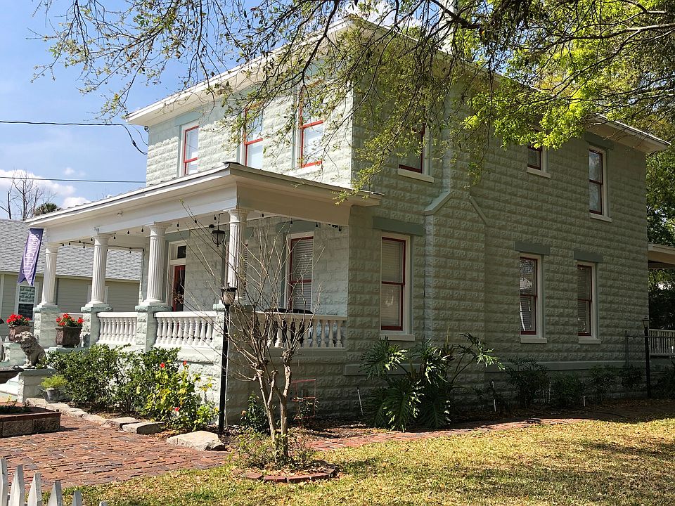 2nd image of 425 E 4th St