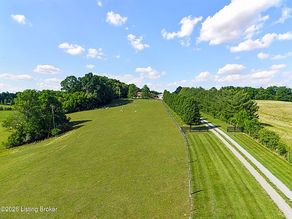 5th image of 304 Hutchins Ridge Rd
