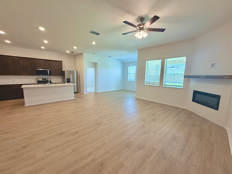 1609 Gulin St — Photo 5