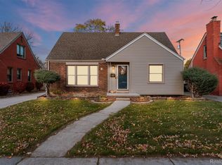 15570 Angelique Ave, Allen Park, MI 48101