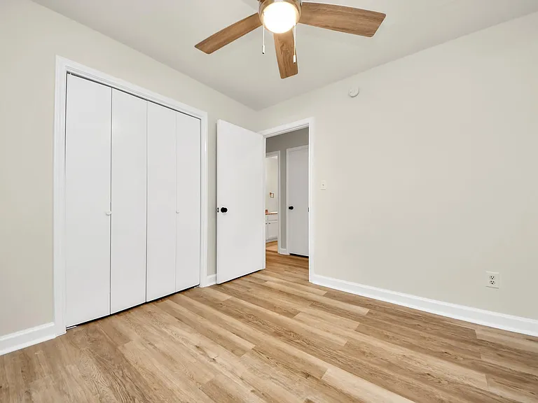 8447 Lake Crystal Dr — Photo 11