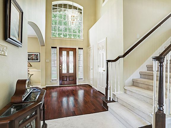 4th image of 3221 N Woodstream Way