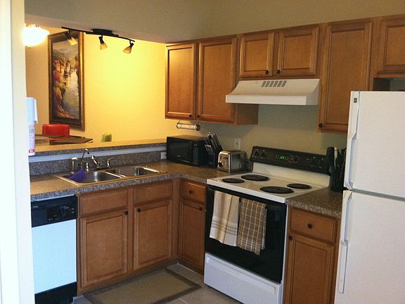 4th image of 136 Reserve 116 Cir