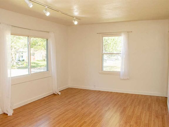 2nd image of 3204 Parkside Ave