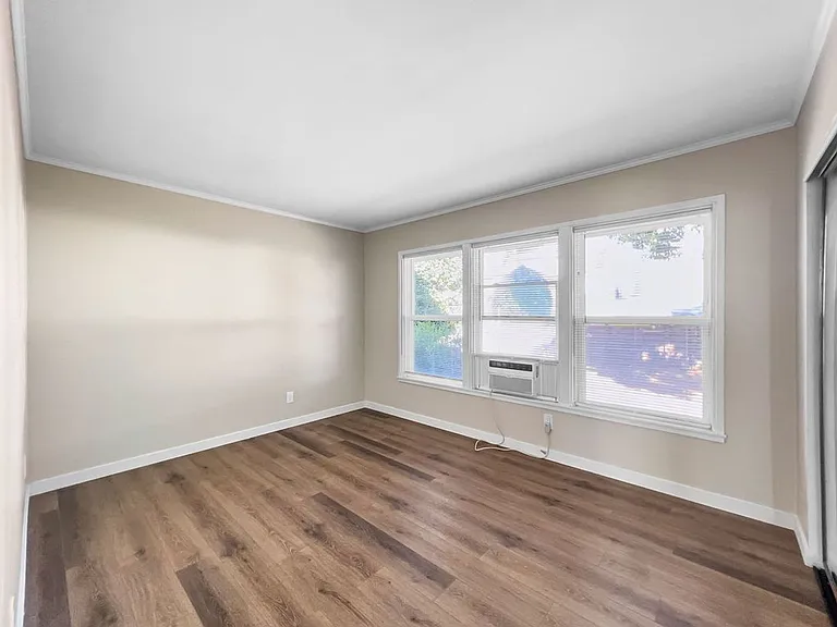 2332 Westwood St — Photo 16